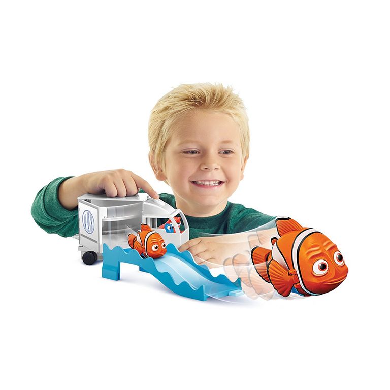 Disney Pixar Finding Dory Swigglefish Hank Truck Play set NEW