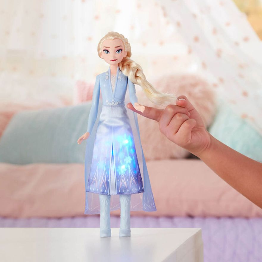 Boneca-Articulada---Disney---Frozen-2---Vestidos-Iluminados---Elsa---Hasbro