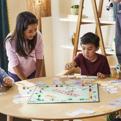 Jogo de Tabuleiro - Monopoly - Fortnite - Hasbro - PBKIDS Mobile