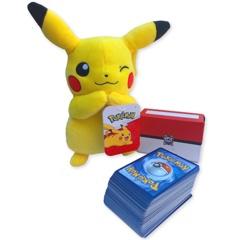 Kit Pelúcia Pikachu + Pack 100 Cartas Pokémon Aleatórias - Ri Happy