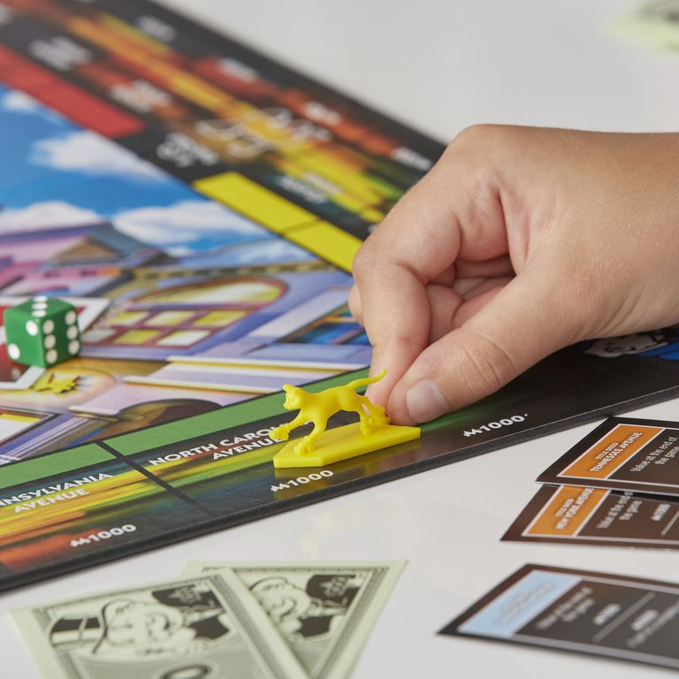 Jogo de Tabuleiro Compacto - Monopoly Grab e Go - Hasbro - D'Or Mais Saúde