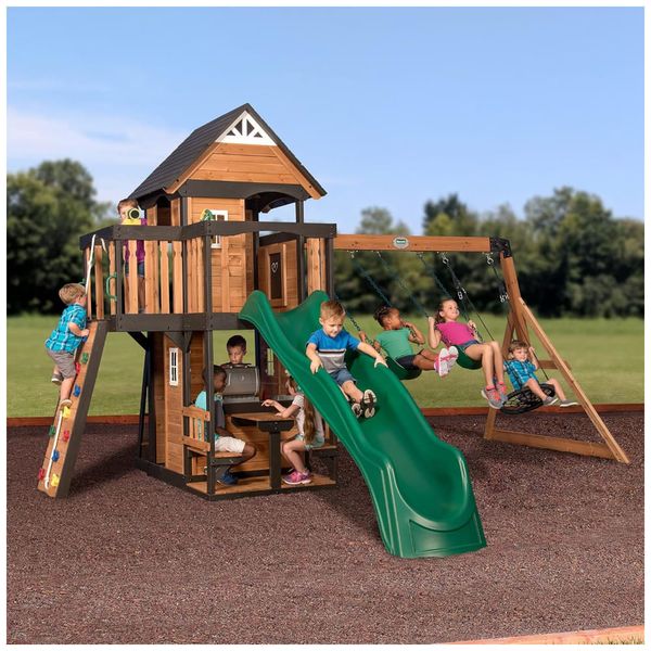 Playground Infantil de Madeira, Estilo Casa de Jogos com Parede de Escalada, Escorregador de Ondas, Balanços e Varanda, Backyard Discovery, Verde