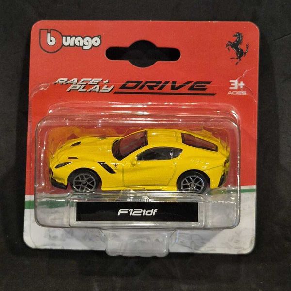 Carrinho Ferrari F12tdf Série 356216949 1:64 Burago Race Drive Metal - 1magnus