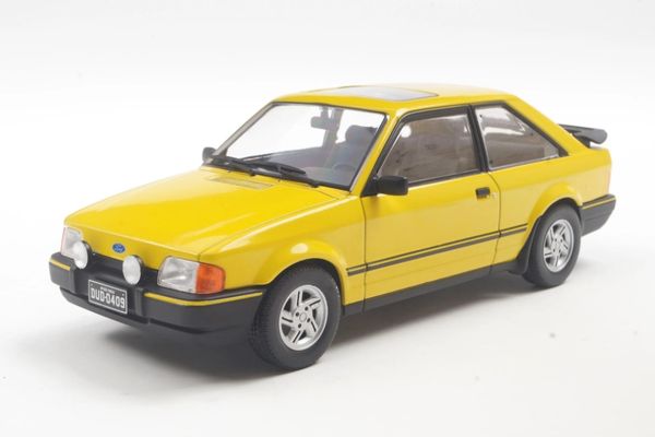 Escort XR3 - Ford - 1988 - Amarelo - 1/24 - California Classics